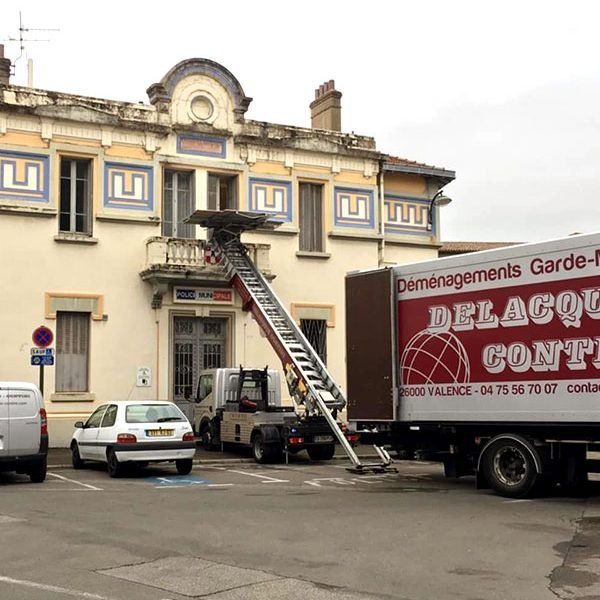 Monte meuble 1er étage